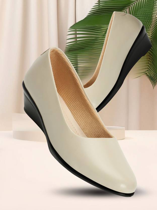 HimQuen Women Solid Formal Bellies Sandal