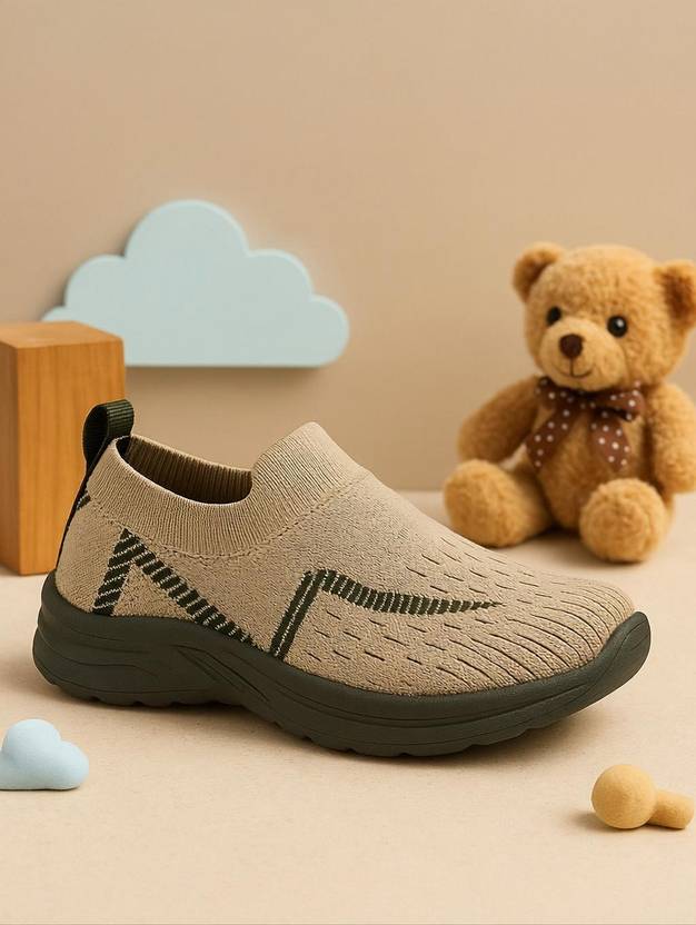 FEETLEX Tom & Jerry Slip on Sneakers For Boys