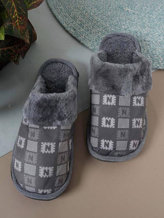 WOLVESDEN Women Slides