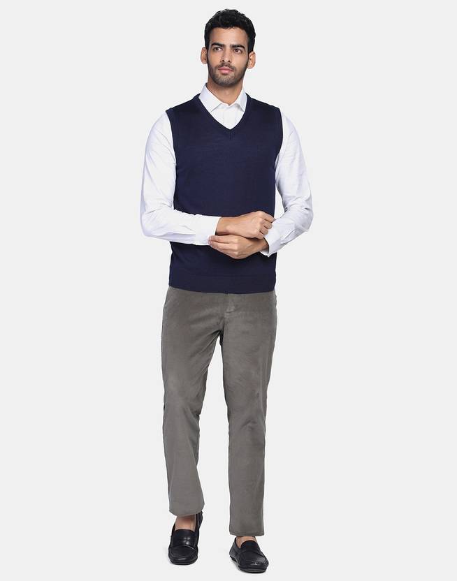 Men Solid V Neck Blue Sweater