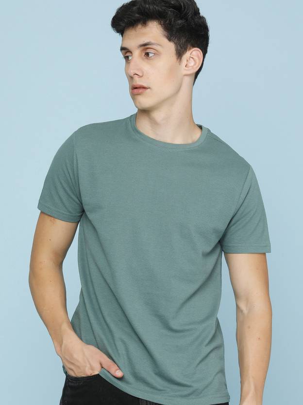 LIMEROAD Men Solid Round Neck Cotton Blend Green T-Shirt