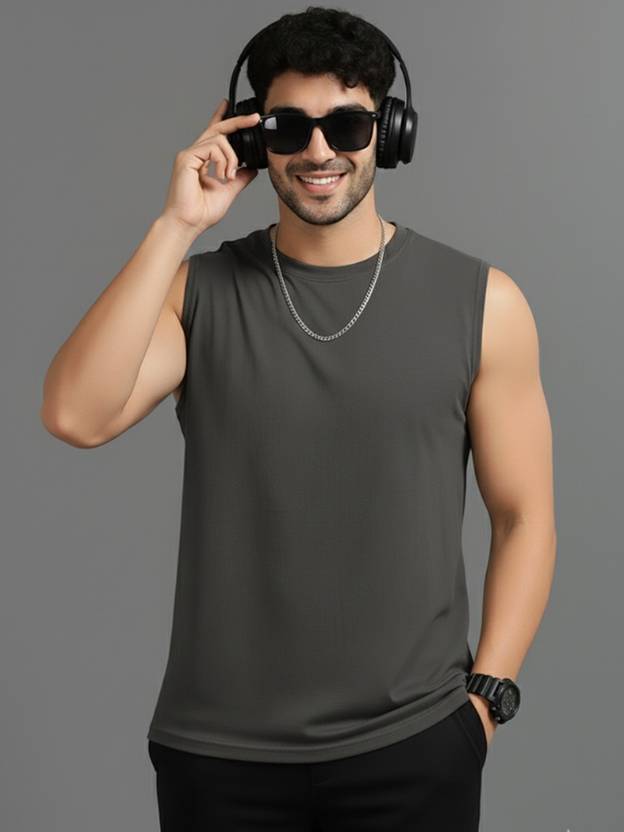 Bribzy Solid Men Round Neck Grey T-Shirt