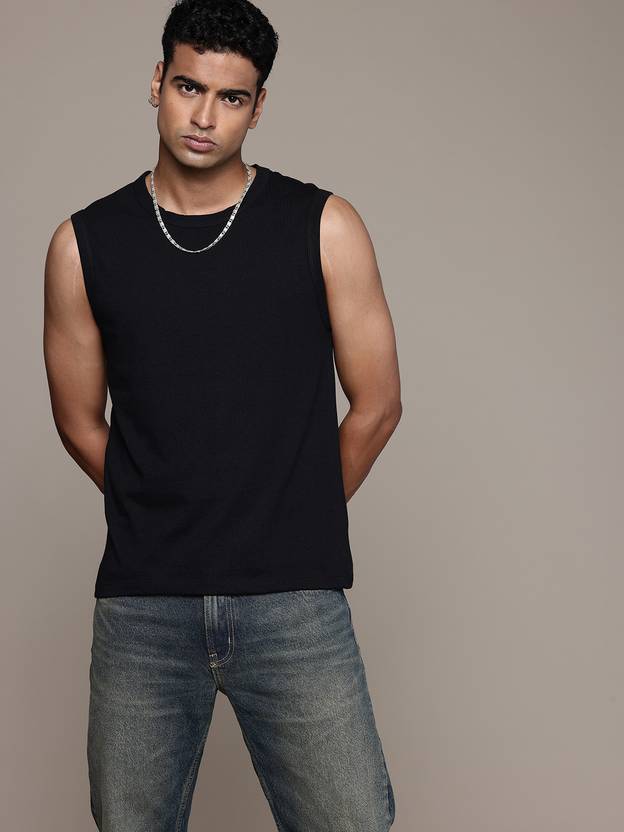 R.Code by The Roadster Life Co. Men Solid Round Neck Cotton Blend Black T-Shirt
