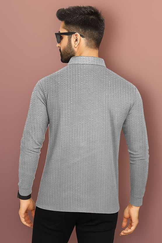 HELMONT Men Grey Maroon Zip Neck T-Shirt - Image 2