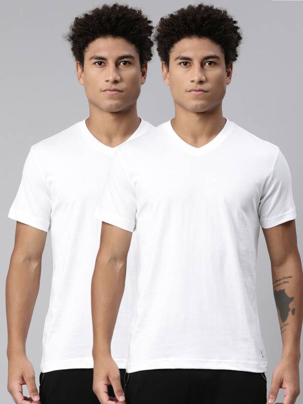 LEVI’S Pack of 2 Short Sleeves, Tag Free Comfort & Smartskin Technology Style# 026 Cotton Men Solid V Neck Pure Cotton White T-Shirt
