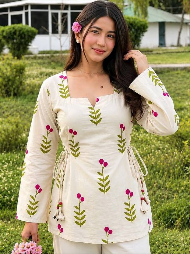 Tanavigarment Women Floral Print, Printed, Embellished A-line Kurta