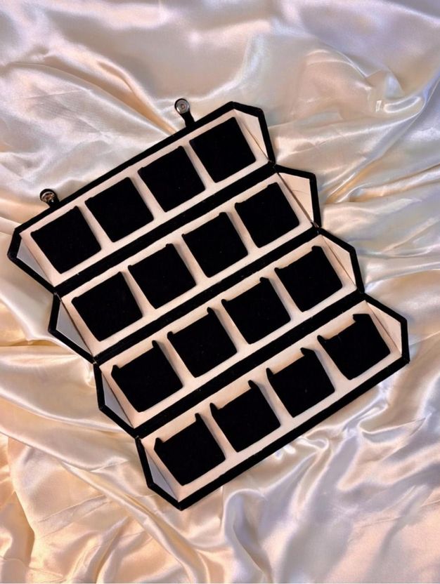 Yaman 16 Pair Velvet Jewelry Organizer - Image 1