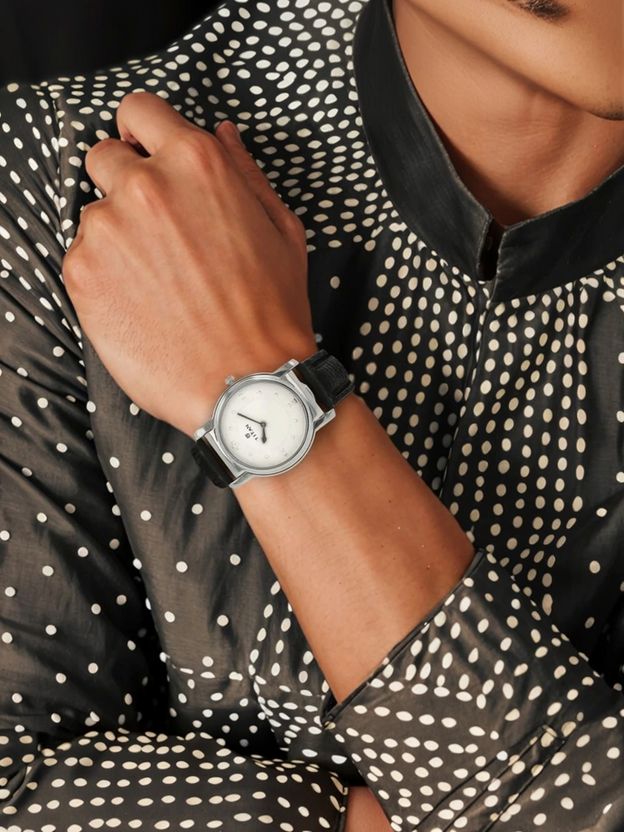 Titan Quartz White Dial Black Leather Strap Analog Watch - Image 4