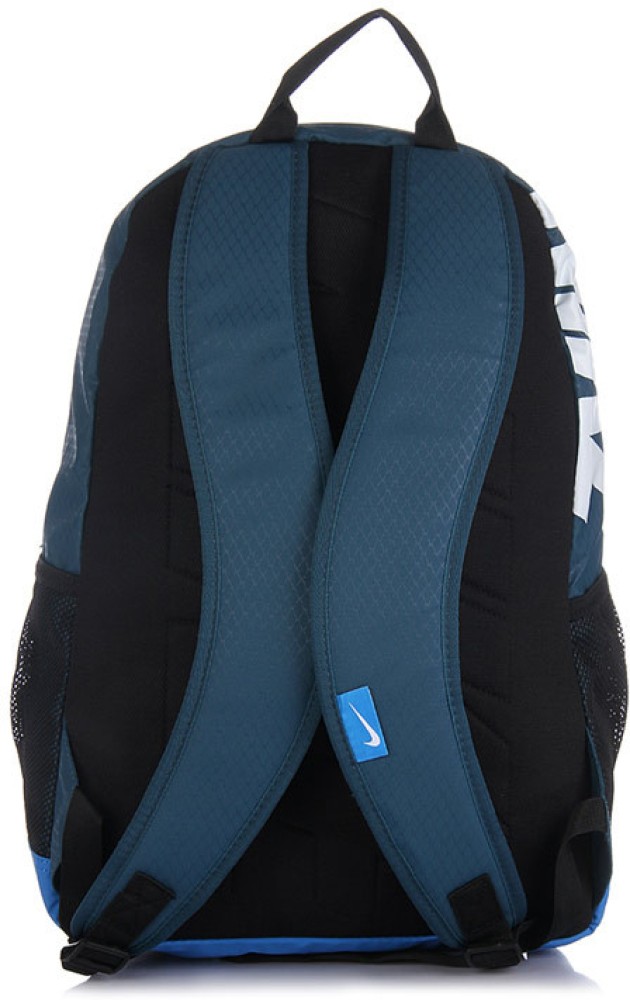 Nike team training max best sale air large backpack review