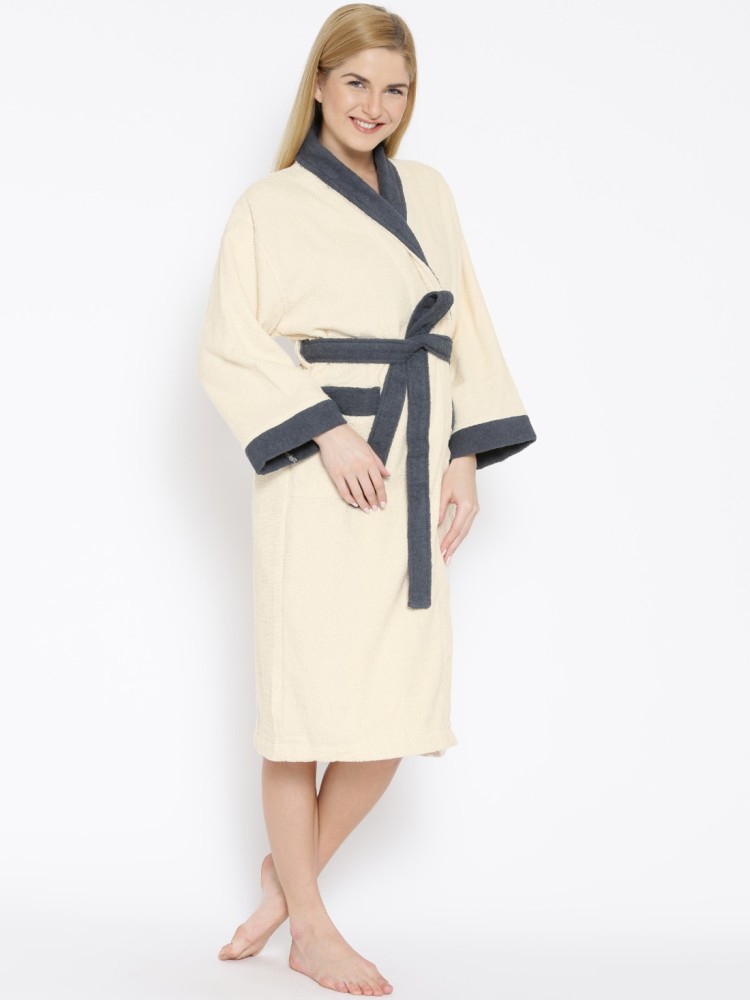 https://rukminim2.flixcart.com/image/850/1000/bath-robe/s/m/c/cdz-02-welhome-by-welspun-cloudz-bath-robe-original-imaepjuuxgzxk2yx.jpeg?q=90