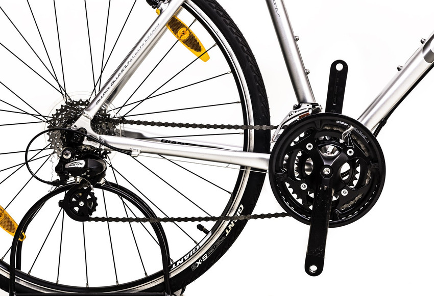 Giant hybrid mountain bike outlet