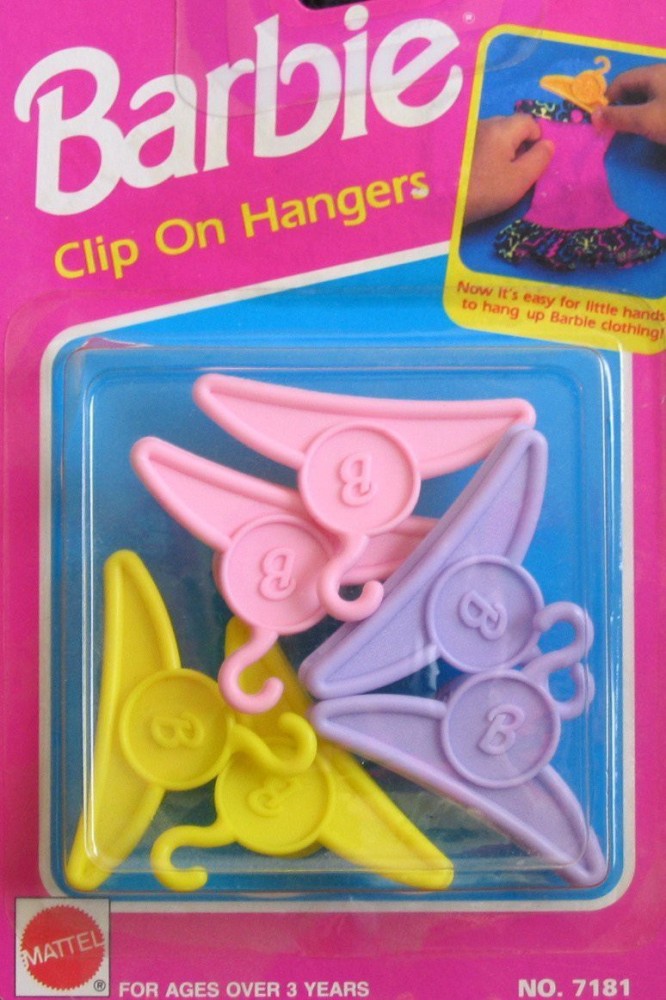 Hanger barbie online