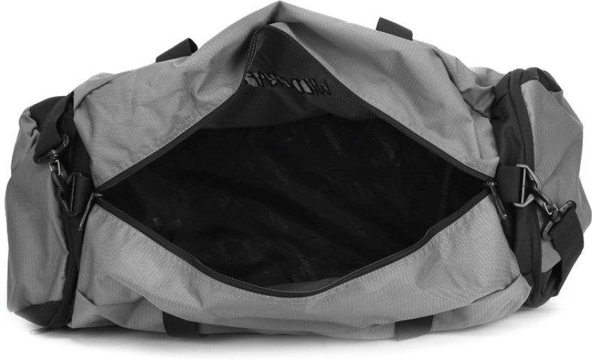 Wildcraft sleek hotsell medium duffle