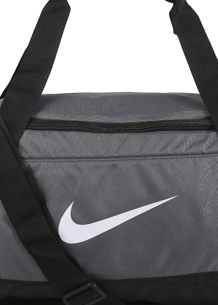 Nike gym hot sale bag flipkart