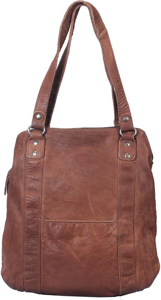 The holland shoulder store bag in leather