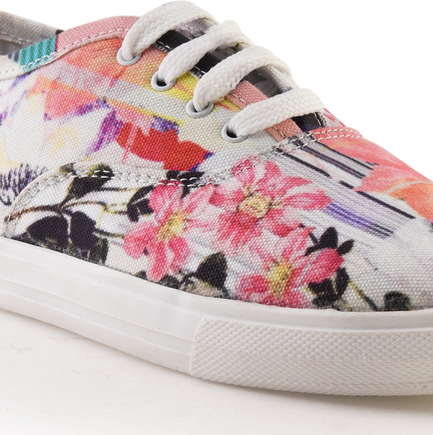 Sss shoes clearance 4 for 999