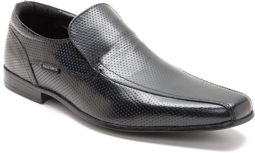 Red tape men's hot sale leather formal shoes flipkart