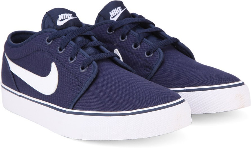 nike toki low