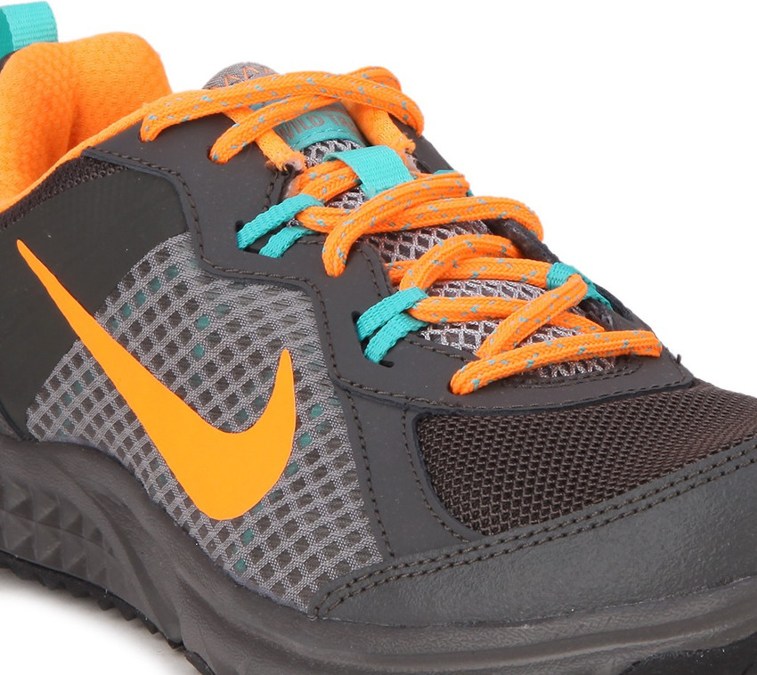 Nike wild deals trail sneakers