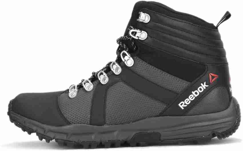 Outdoor reebok top