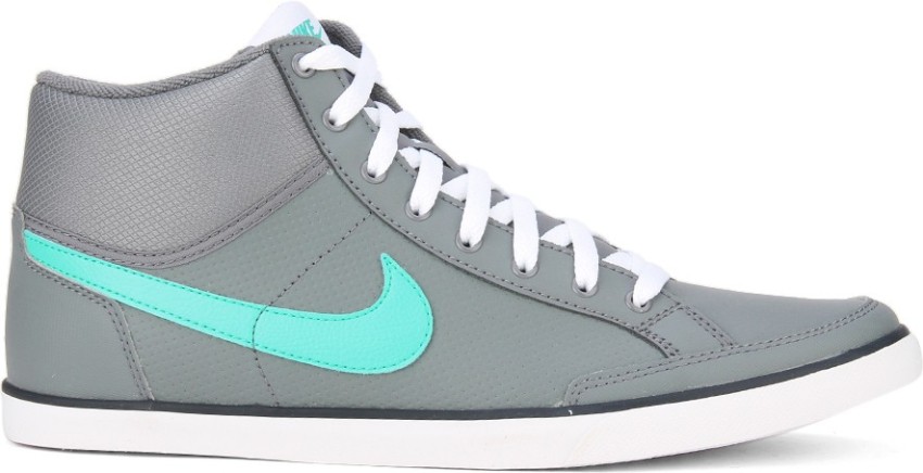 Nike capri sales iii sneakers