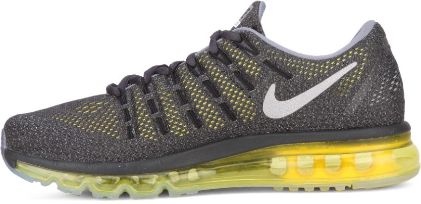 Black and gold hotsell nike air max 2016