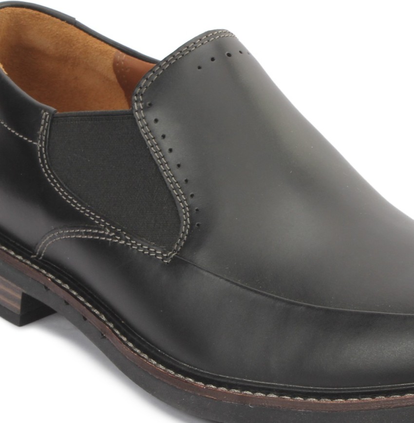 Clarks sales unelott step