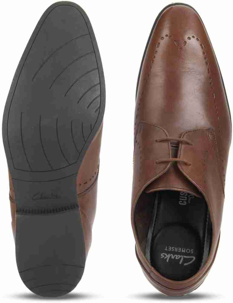 Clarks on sale bampton limit