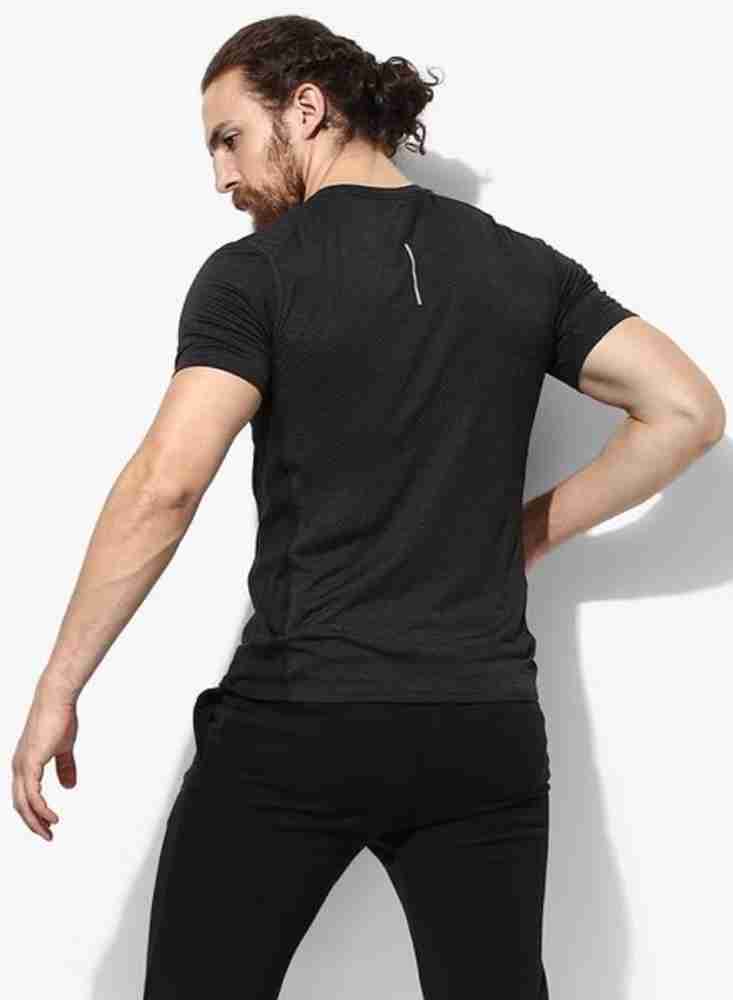 NIKE Solid Men Round Neck Black T-Shirt - Buy NIKE Solid Men Round Neck  Black T-Shirt Online at Best Prices in India