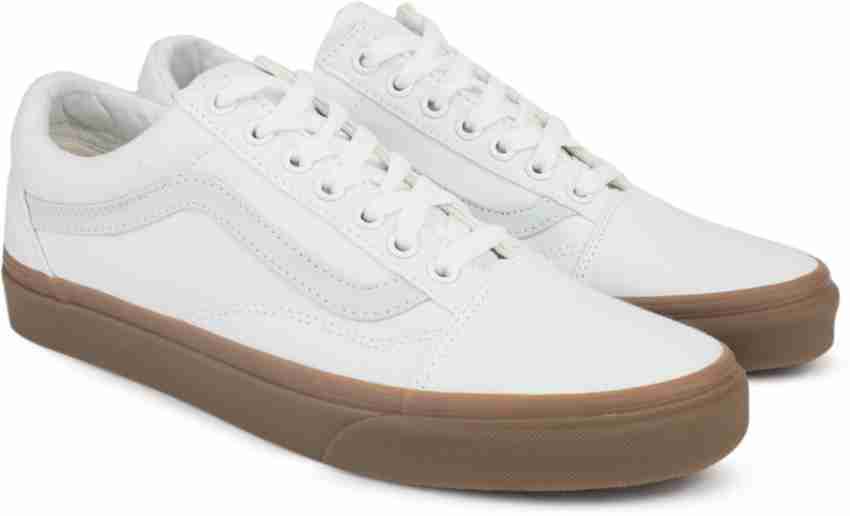 Vans old skool hotsell white with gum sole