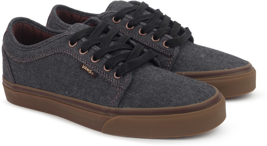 Vans chukka low all black hot sale