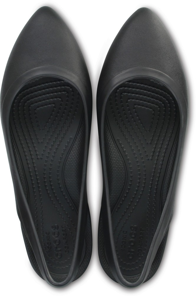 Crocs black online flats