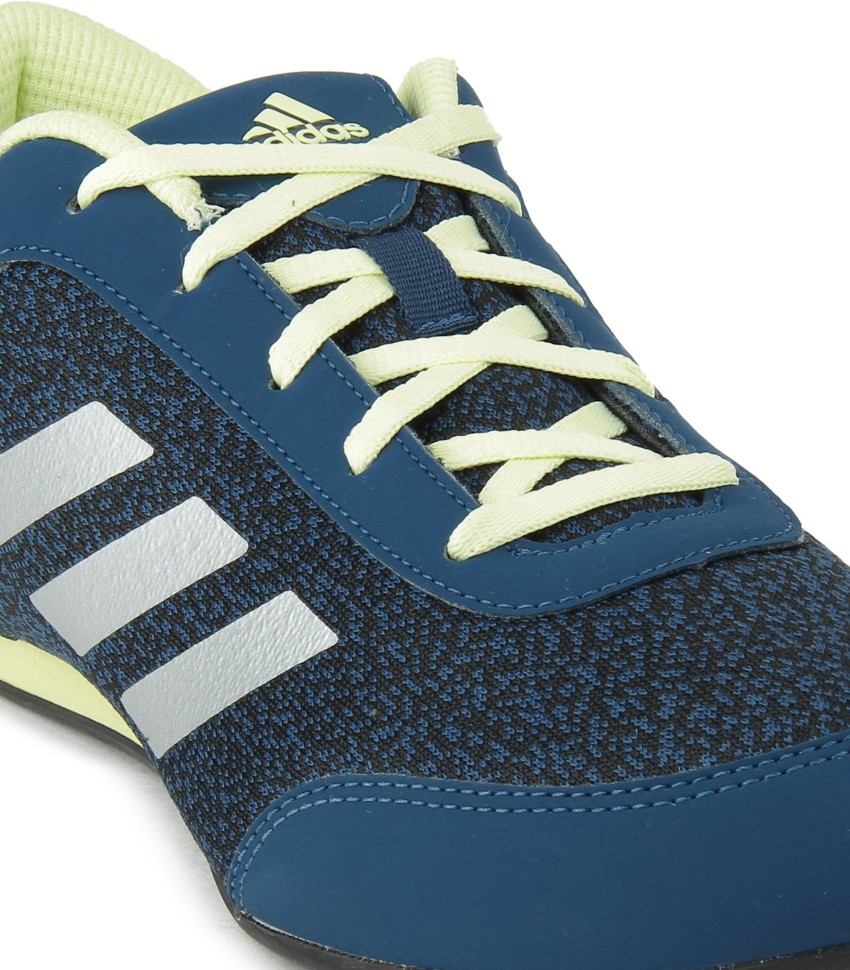 Adidas vitoria clearance ii training shoes