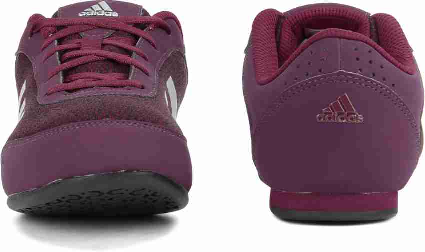 Adidas women's vitoria deals ii multisport training shoes