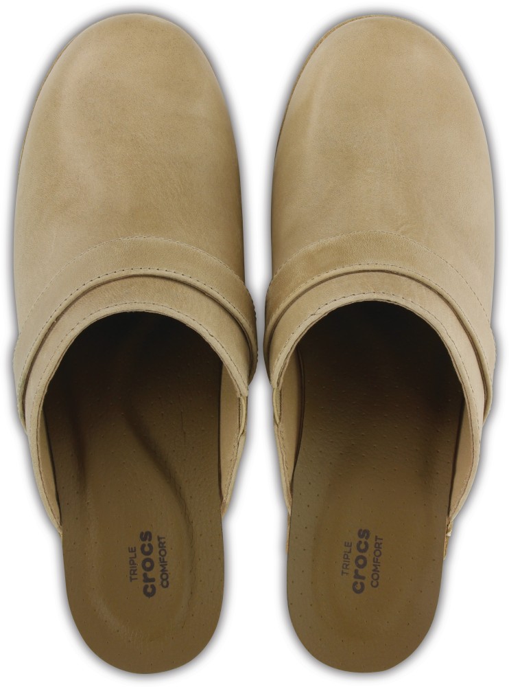 Crocs women's sarah on sale suede clog mule