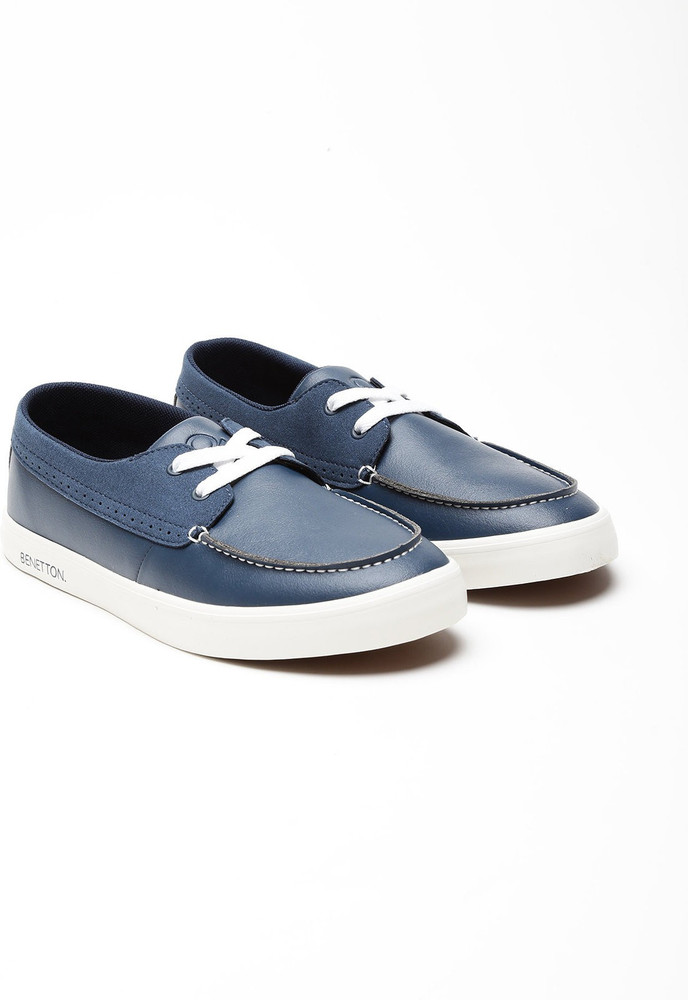 Benetton boat shoes store