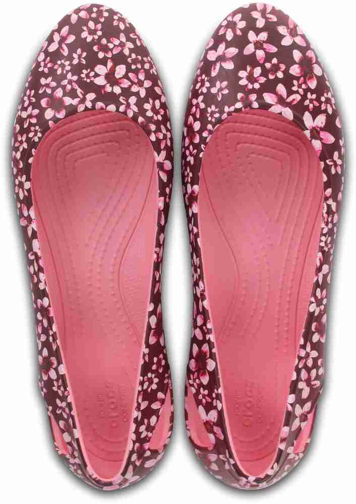 Women's crocs shop laura flats