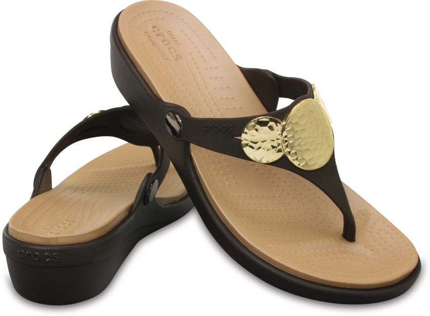 Crocs sanrah online embellished sandal