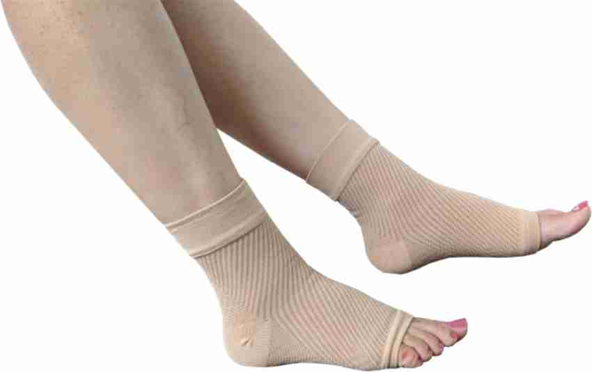 Lumino Cielo Athletic Fit Graduated Compression Socks for Running, workout  recovery, Marathons Ankle Support - Buy Lumino Cielo Athletic Fit Graduated  Compression Socks for Running, workout recovery, Marathons Ankle Support  Online at