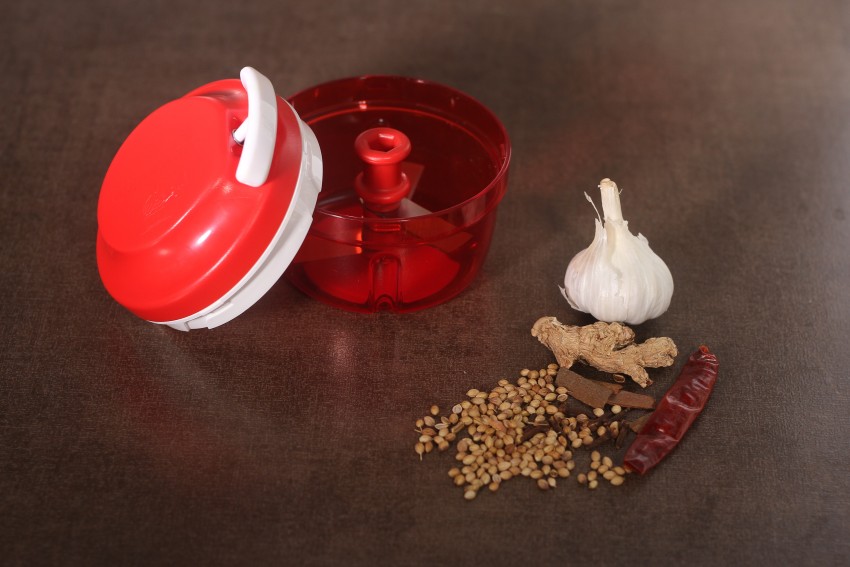 Tupperware India - Give the gift of love this season! Tupperware's Smart  Chopper is a must have for every kitchen. Now chop onions and vegetables,  make chutneys and dips and prepare baby