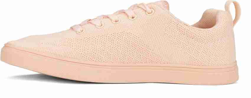 Ucb 2025 sneakers women