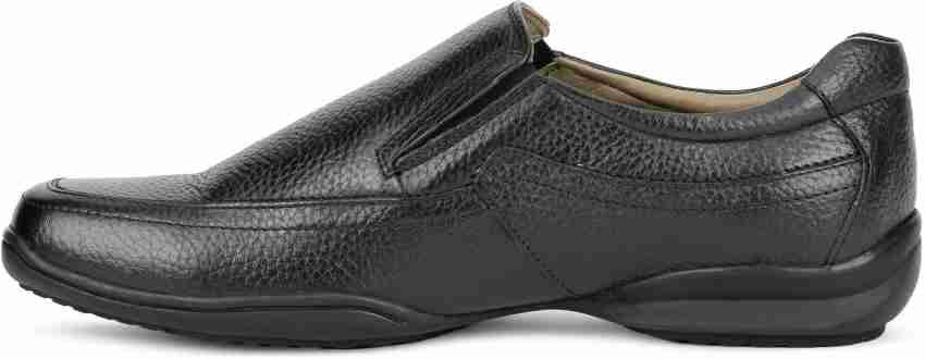 Hush puppies clearance shoes flipkart