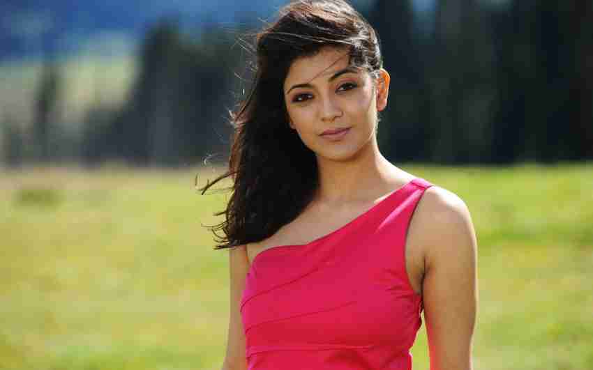Kajal Agarwal Wallpapers In Ganesh