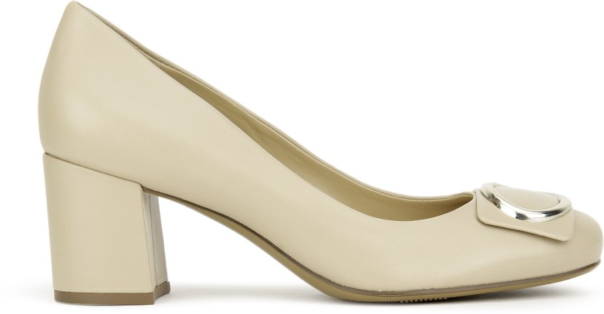 Naturalizer wright pump on sale