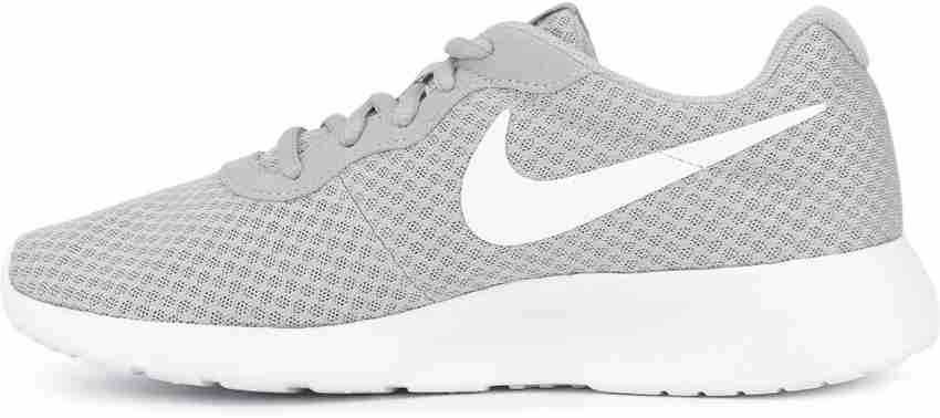 Nike on sale tanjun 2019