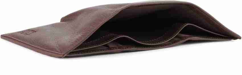 Woodland best sale purse flipkart