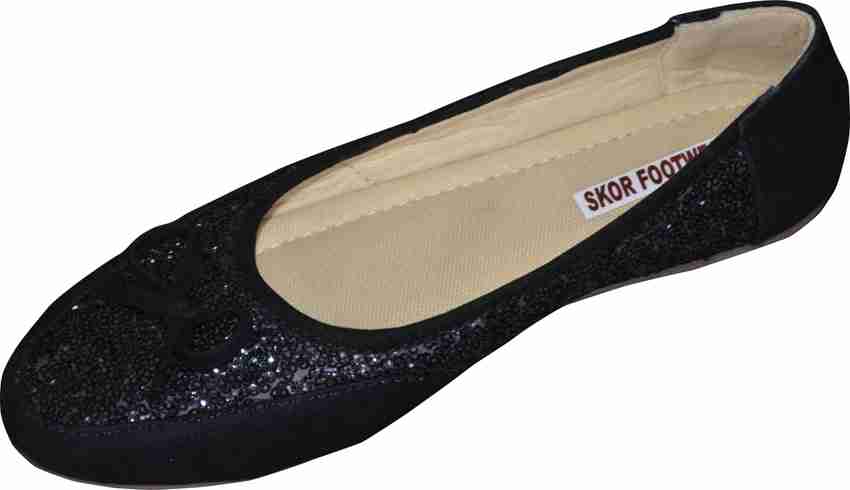 A6 footwear top