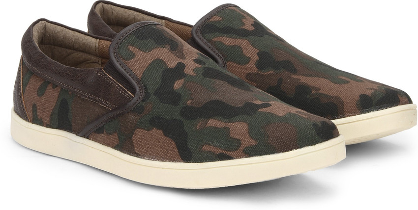 Mens camo hotsell slip on shoes