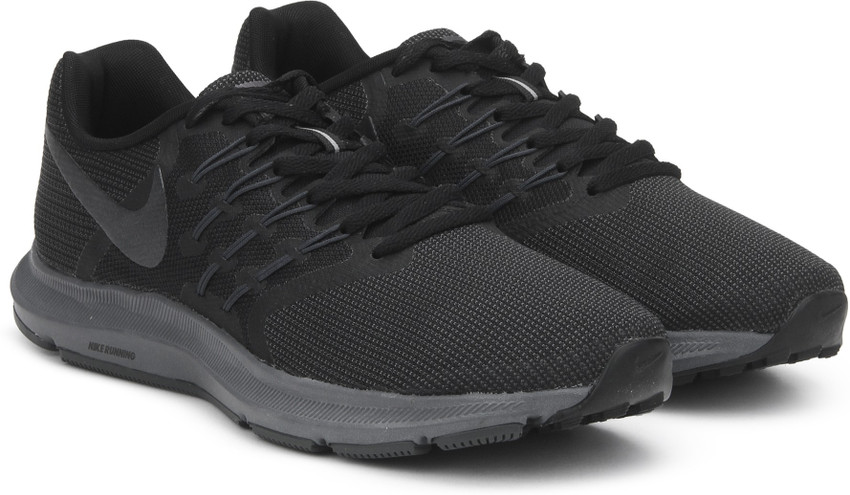 nike run swift trainers mens