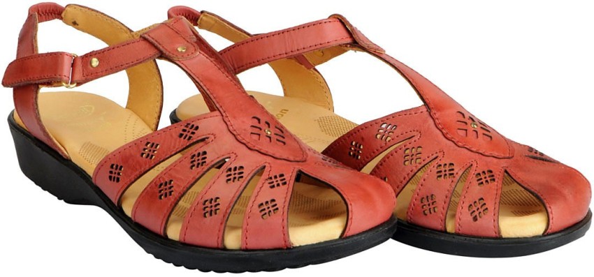 Dr scholls discount closed toe sandals